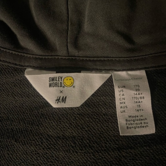 H&M x Smiley World Sleeveless Hoodie - Picture 4 of 4